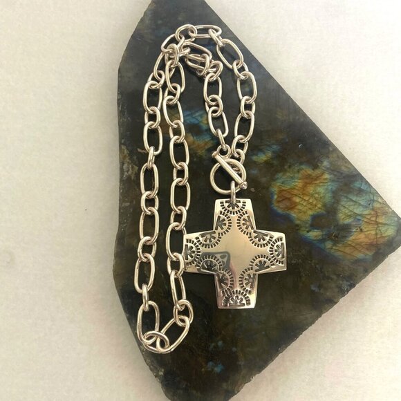 Silpada Sterling Silver 925 Virtuosity Stamped Cross Front Toggle Necklace 17" - Picture 1 of 16